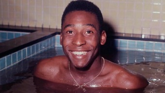 La foto de Pelé en FIFA 14 fue tomada… ¿En la bañera?