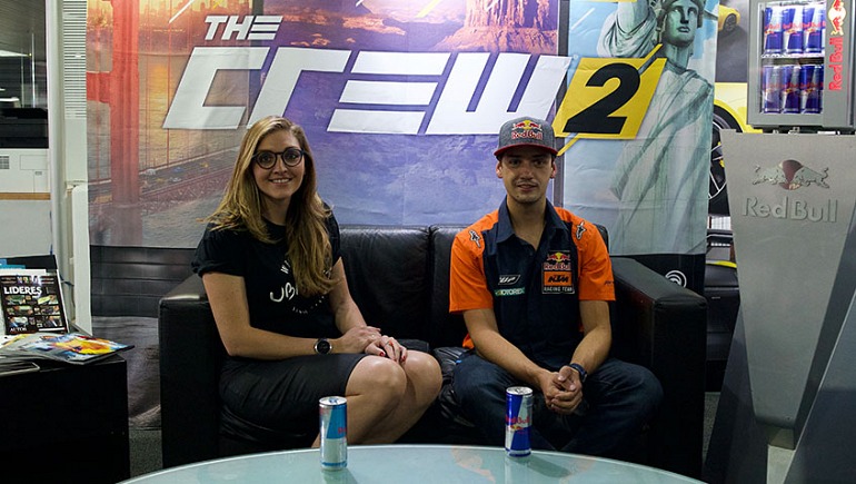 Ana Pia Hopf (izq.), marketing manager de Ubisoft para Latinoamérica y Didier Goirand (der.), atleta Enduro del equipo Red Bull (Foto: Ubisoft) Ana Pia Hopf (izq.), marketing manager de Ubisoft para Latinoamérica y Didier Goirand (der.), atleta Enduro del equipo Red Bull (Foto: Ubisoft)