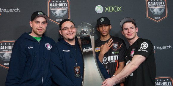 Fariko Gaming son los nuevos reyes de Call of Duty. Un anillo, el precioso trofeo y 400.000 dólares a repartir.