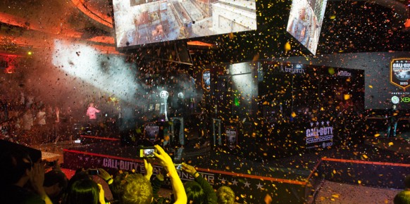 Tras conocerse el resultado final del torneo una masa de confeti inundó el recinto: ¡Ya hay un nuevo campeón!