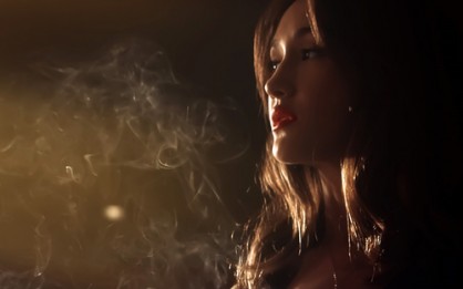 Need for Speed Undercover seguía una línea continuista en cuanto al ambiente de carreras ilegales, y también en lo que se refiere a las chicas. Maggie Q y Christina Millian eran en esta ocasión las coprotagonistas.